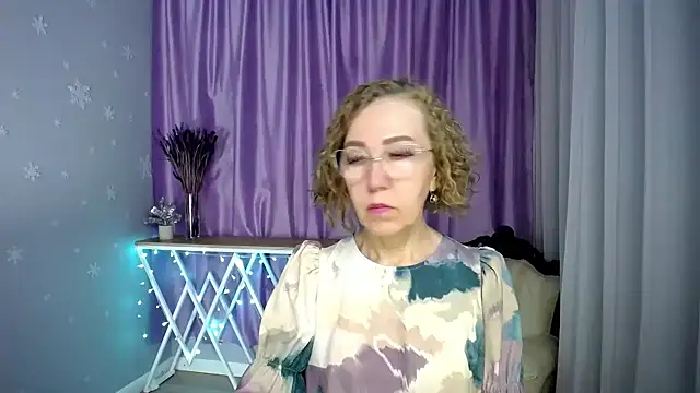 queen a n i online show from May 26, 10:36 am