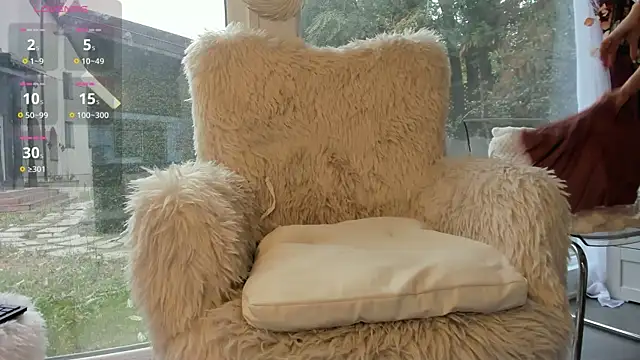 Naila18 online show from October 6, 8:20 am