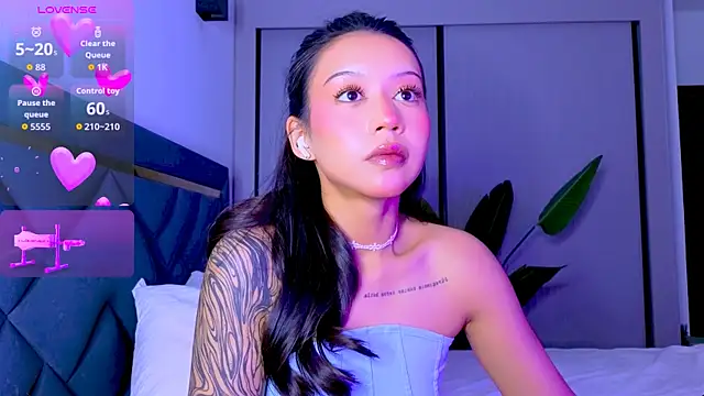 Mia Tin online show from July 4, 8:38 pm