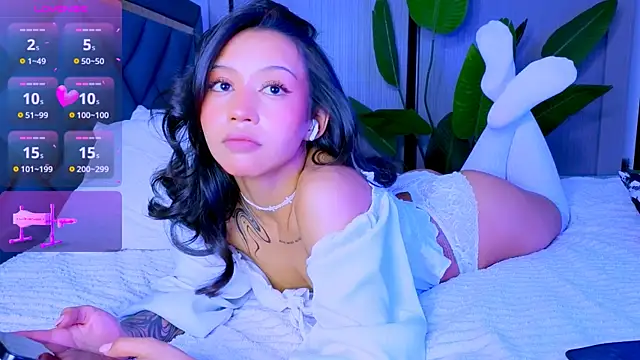 Mia Tin online show from May 21, 9:02 pm