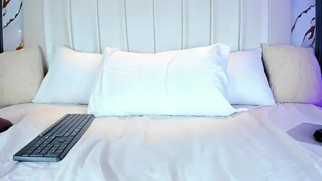 AnaisClark online show from February 23, 11:31 am