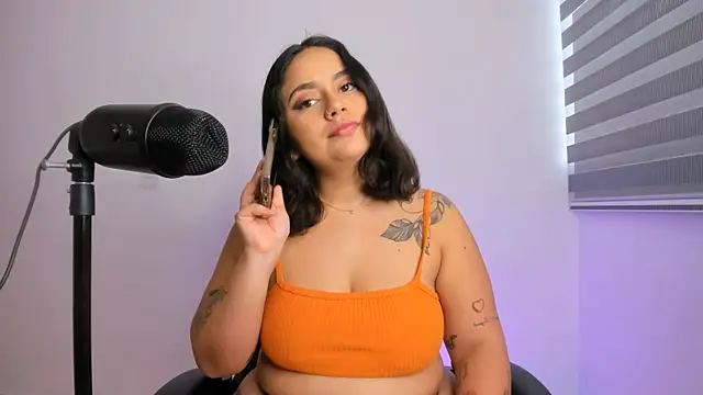 susy angel online show from April 6, 9:27 pm