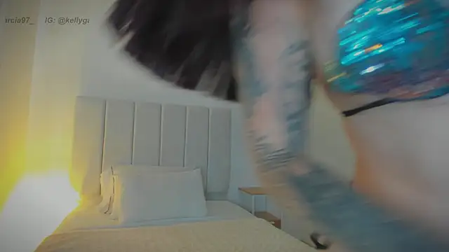 Ally Snow online show from April 10, 2:12 pm