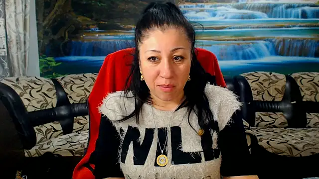 MoistMady online show from April 3, 3:37 am