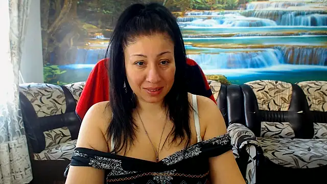 MoistMady online show from April 9, 7:14 am