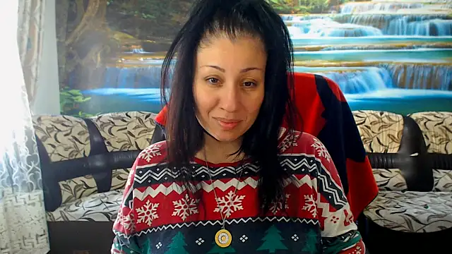 MoistMady online show from April 6, 7:42 am