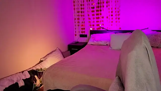 elinanortas online show from April 7, 5:20 am