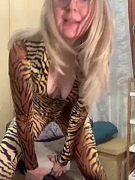 vanda26hot online show from October 6, 5:02 am