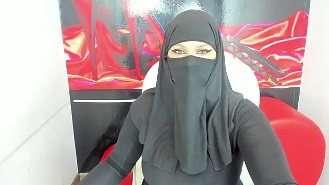 evelyn  salah online show from January 8, 10:58 pm