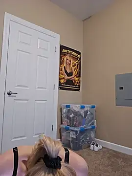 AmethystFoxx online show from May 17, 5:56 pm