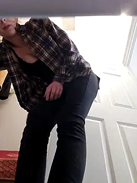 AmethystFoxx online show from April 29, 7:52 pm