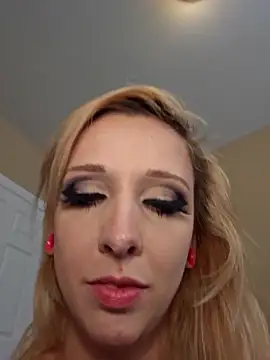 AmethystFoxx online show from May 4, 6:44 pm