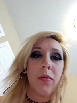 AmethystFoxx online show from May 9, 10:23 pm