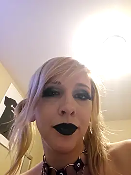 AmethystFoxx online show from April 29, 2:48 am
