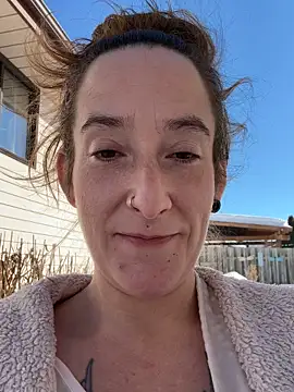 Mini And The Bear online show from February 12, 5:14 pm