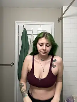 itsbabydashh online show from April 15, 1:00 pm