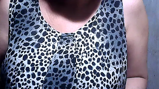 sweetsosie18 online show from May 5, 12:46 am