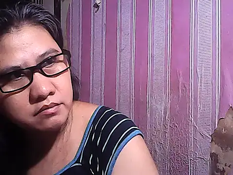 sweetsosie18 online show from October 16, 11:40 pm