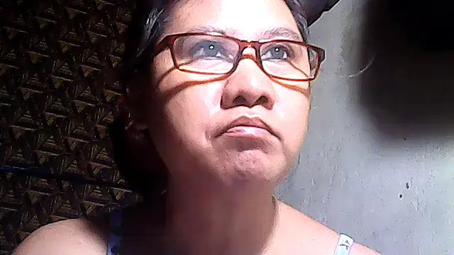 sweetsosie18 online show from May 11, 8:28 pm