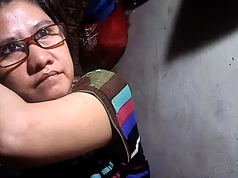 sweetsosie18 online show from May 20, 9:39 am