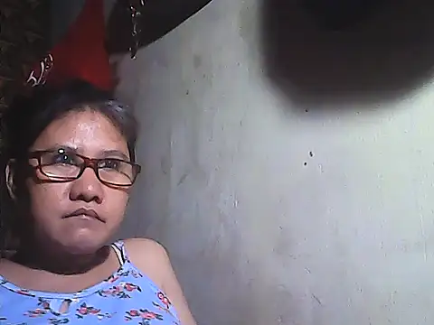 sweetsosie18 online show from May 18, 4:07 am