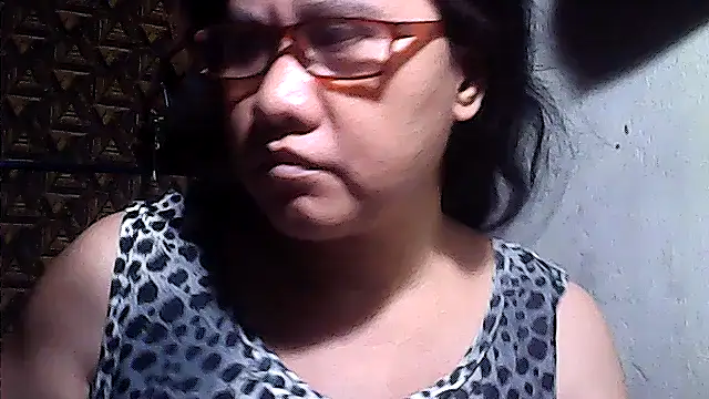 sweetsosie18 online show from April 28, 2:27 am