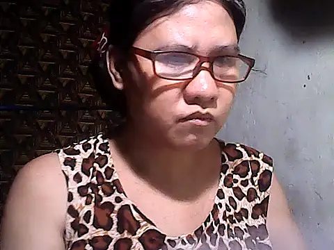 sweetsosie18 online show from May 17, 12:37 pm