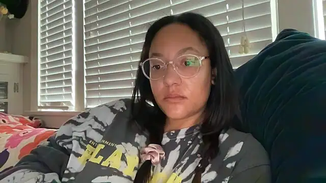 dreamyriri online show from May 26, 2:05 pm