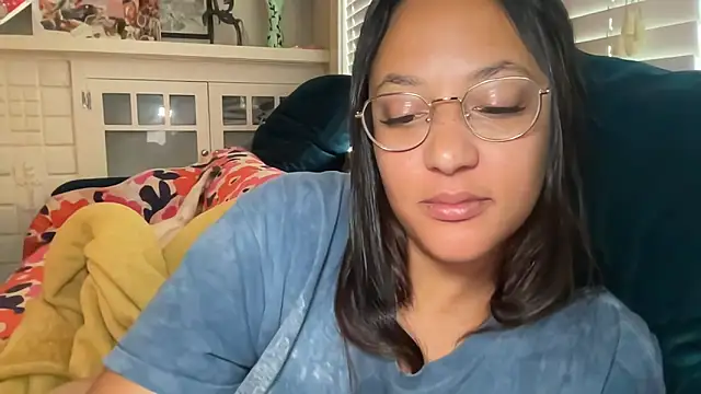 dreamyriri online show from May 3, 3:48 pm