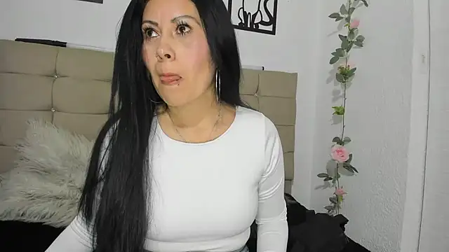 Tania mature online show from May 26, 7:46 pm