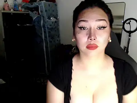 urqueendominant online show from April 7, 4:58 am