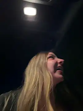 DoriDeluxe66 online show from February 28, 10:42 pm