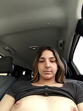 DoriDeluxe66 online show from May 4, 12:31 pm