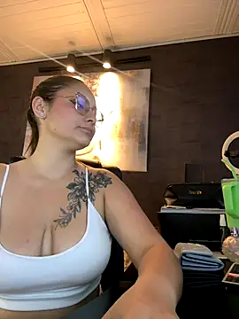 Emiily W online show from October 26, 6:03 pm