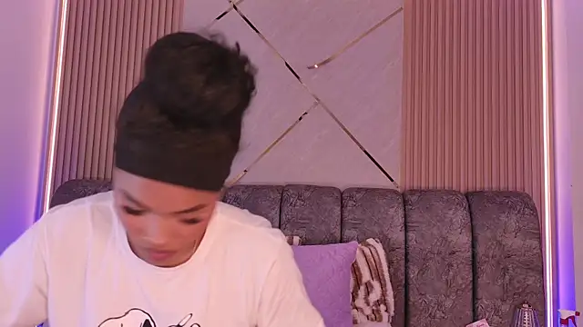 naia blessed online show from May 7, 7:28 pm