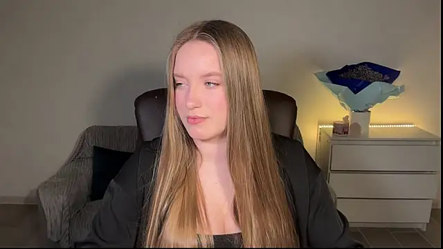 EvaMaddison online show from May 11, 12:13 am