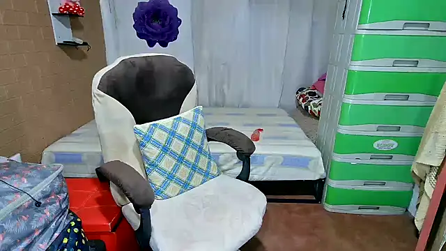 Ugly Filipina online show from May 3, 1:53 am