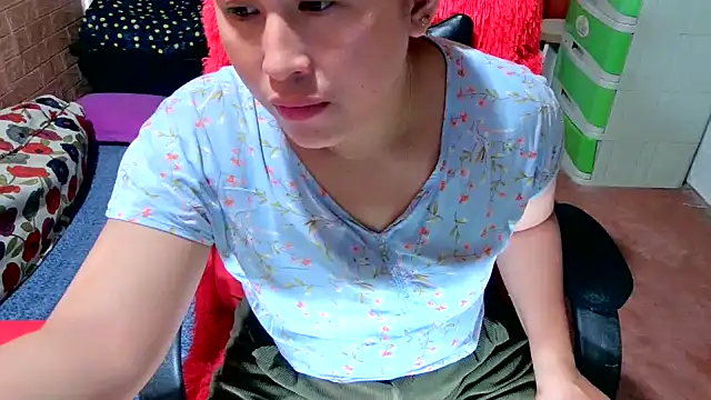 Ugly Filipina online show from October 9, 2:15 am