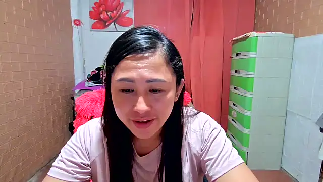 Ugly Filipina online show from October 19, 10:39 am