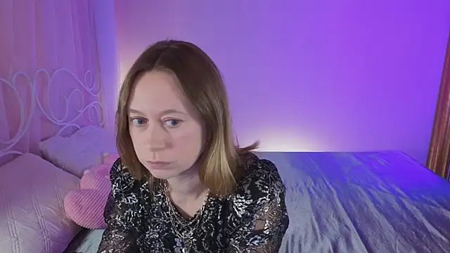 BrookeEvans online show from October 1, 9:09 pm