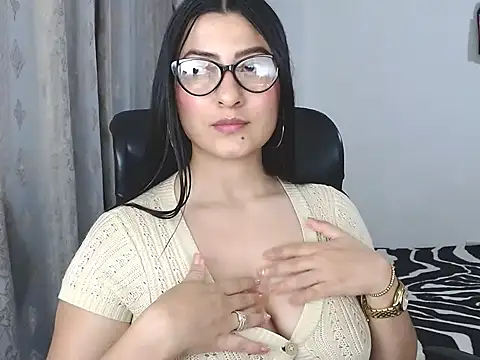 SavannaEvans001 online show from March 10, 4:05 am