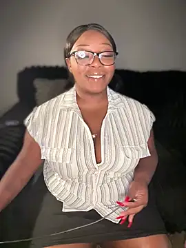 HOTMILFKATIEE online show from May 19, 1:18 pm