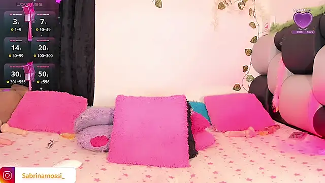 sabrinamossii online show from May 17, 6:07 pm