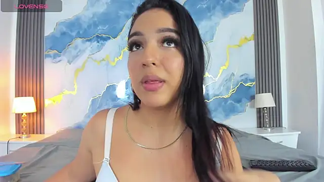 Kylieandjhonny online show from April 8, 9:50 pm