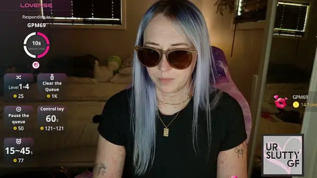 ursluttygf online show from May 22, 6:28 pm