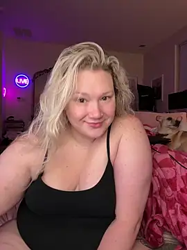 PiggyRose online show from May 23, 1:59 am