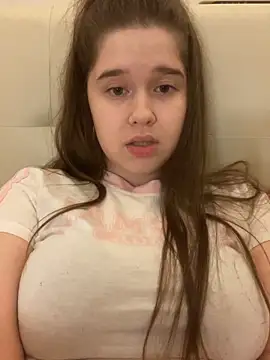 Snapshot of HornyGirlH chatting on October 4, 10:47 pm HornyGirlH online show from October 4, 10:47 pm