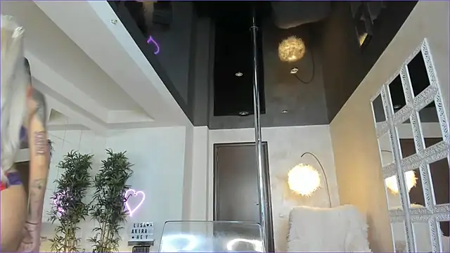 LisaAkira online show from October 14, 6:49 am