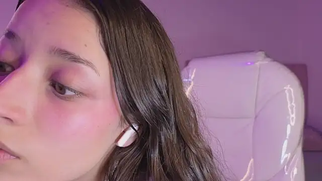 Amaia Daniells online show from November 12, 3:48 am