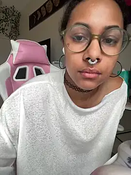 Snapshot of goddessxdreaxo chatting on September 16, 12:35 pm goddessxdreaxo online show from September 16, 12:35 pm